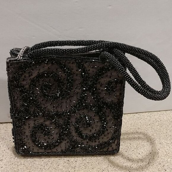 👌 Pretty Beaded Purse.  - Picture 1 of 8